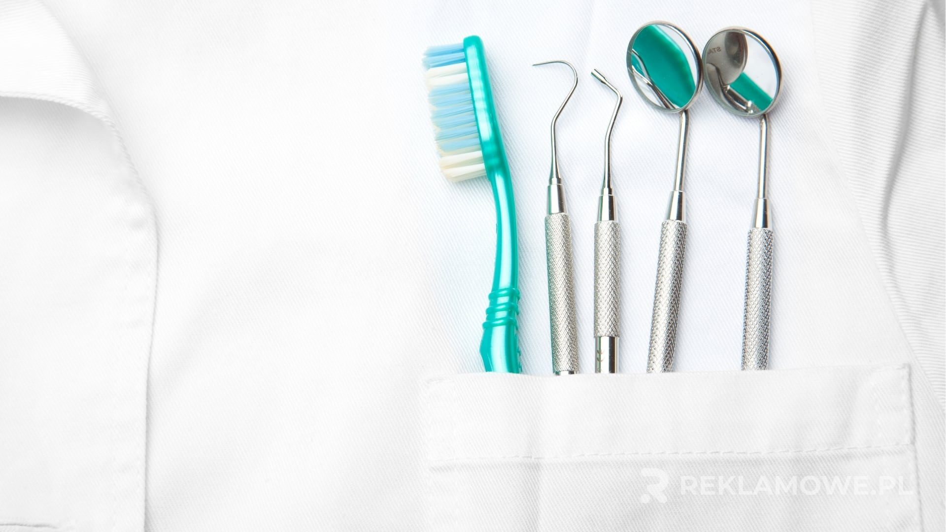 Kolorowe niestandardowe szczoteczki do zębów