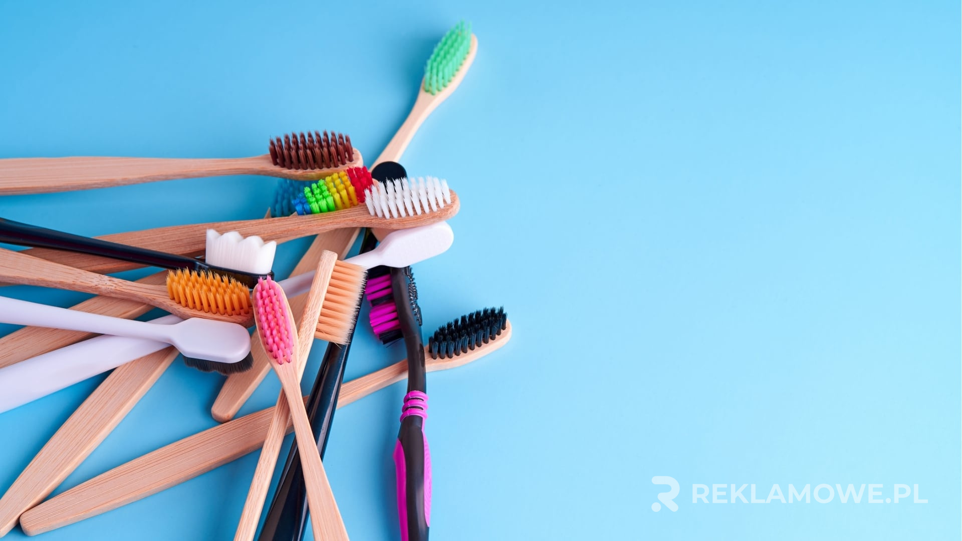 Szczoteczki reklamowe różnych marek