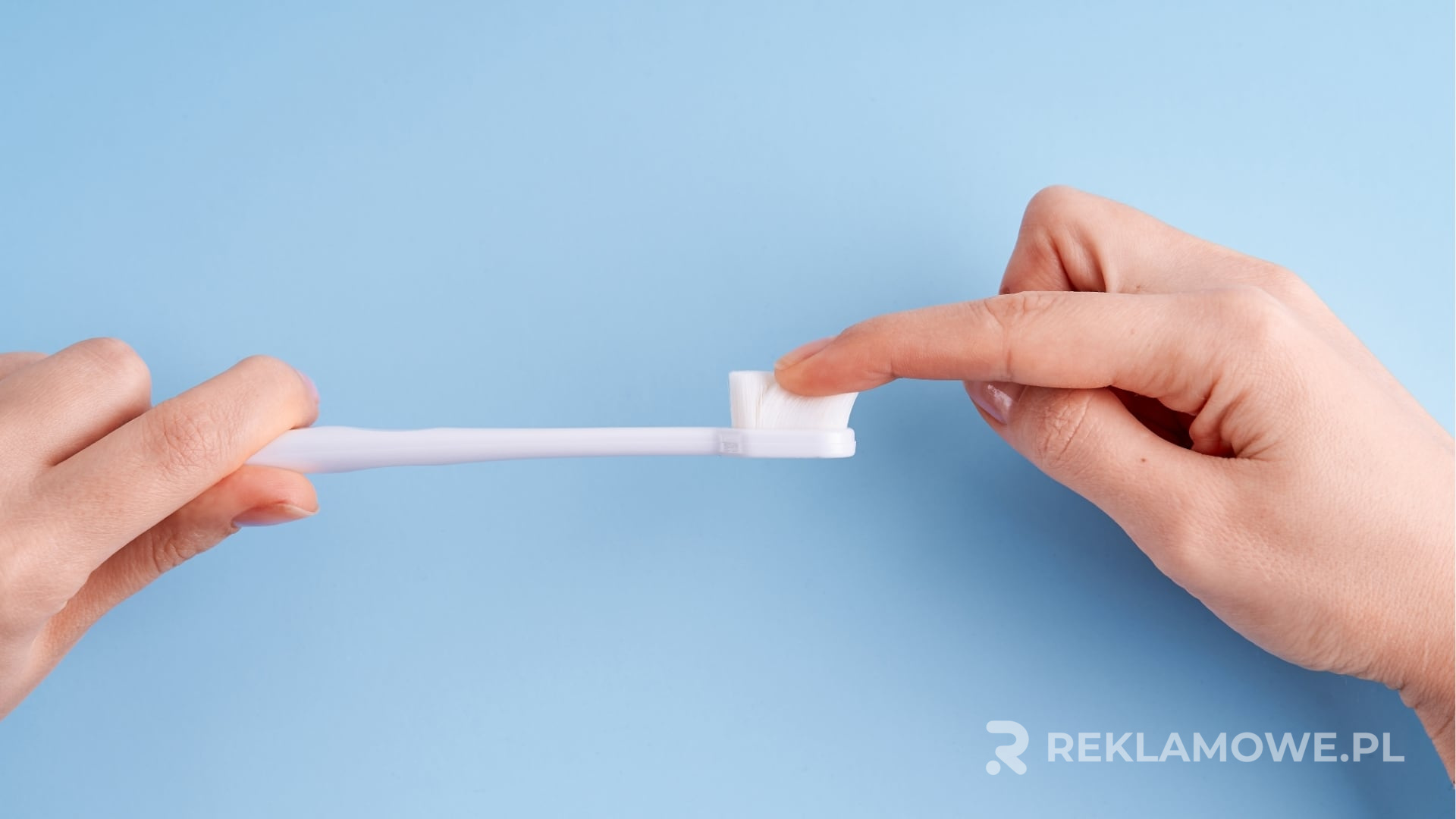 Szczoteczka reklamowa jako gadżet wspierający lojalność klientów