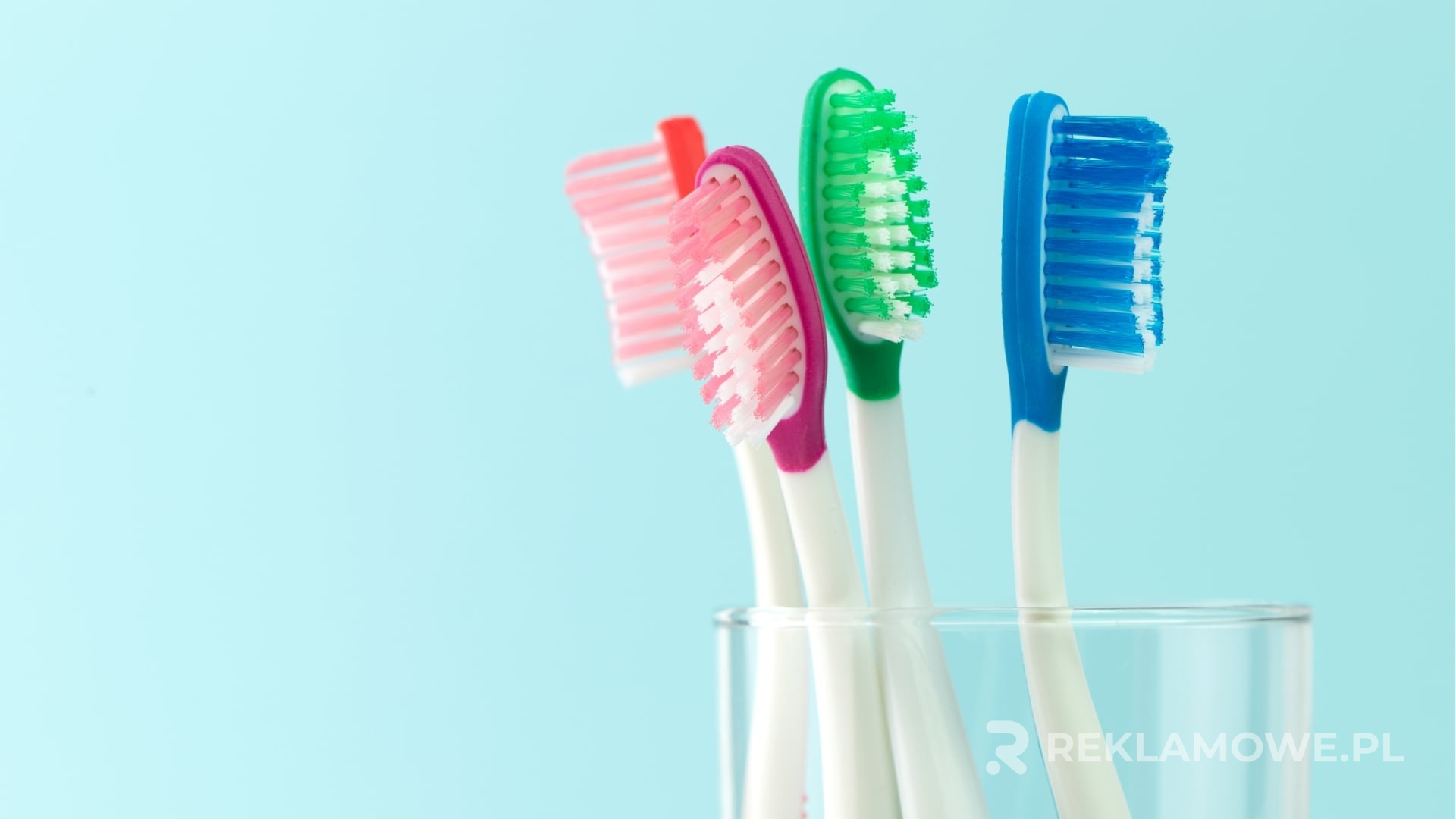 Zastosowanie szczoteczek reklamowych w różnych branżach
